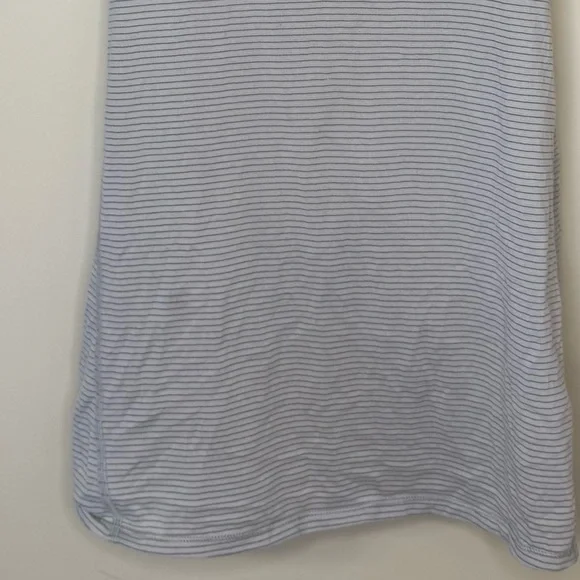 Lululemon Clip-In Tank in "Silver Spoon" Gray - Fits Size S 4/6 Rare Lulu Find - Picture 10 of 10